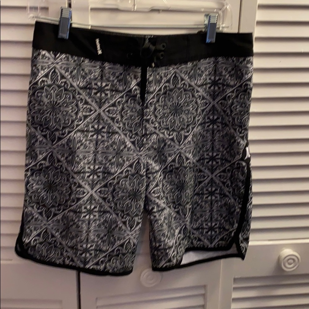 Hurley men’s swim shorts  size 28, never worn